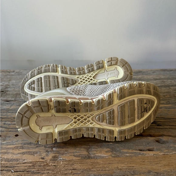 As is Women's Asics gel athletic running shoes color cream size 8.5‎ - Picture 8 of 8